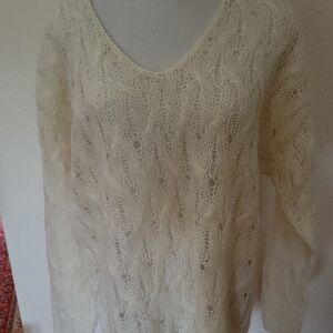 Chic Cream V-Neck Sweater